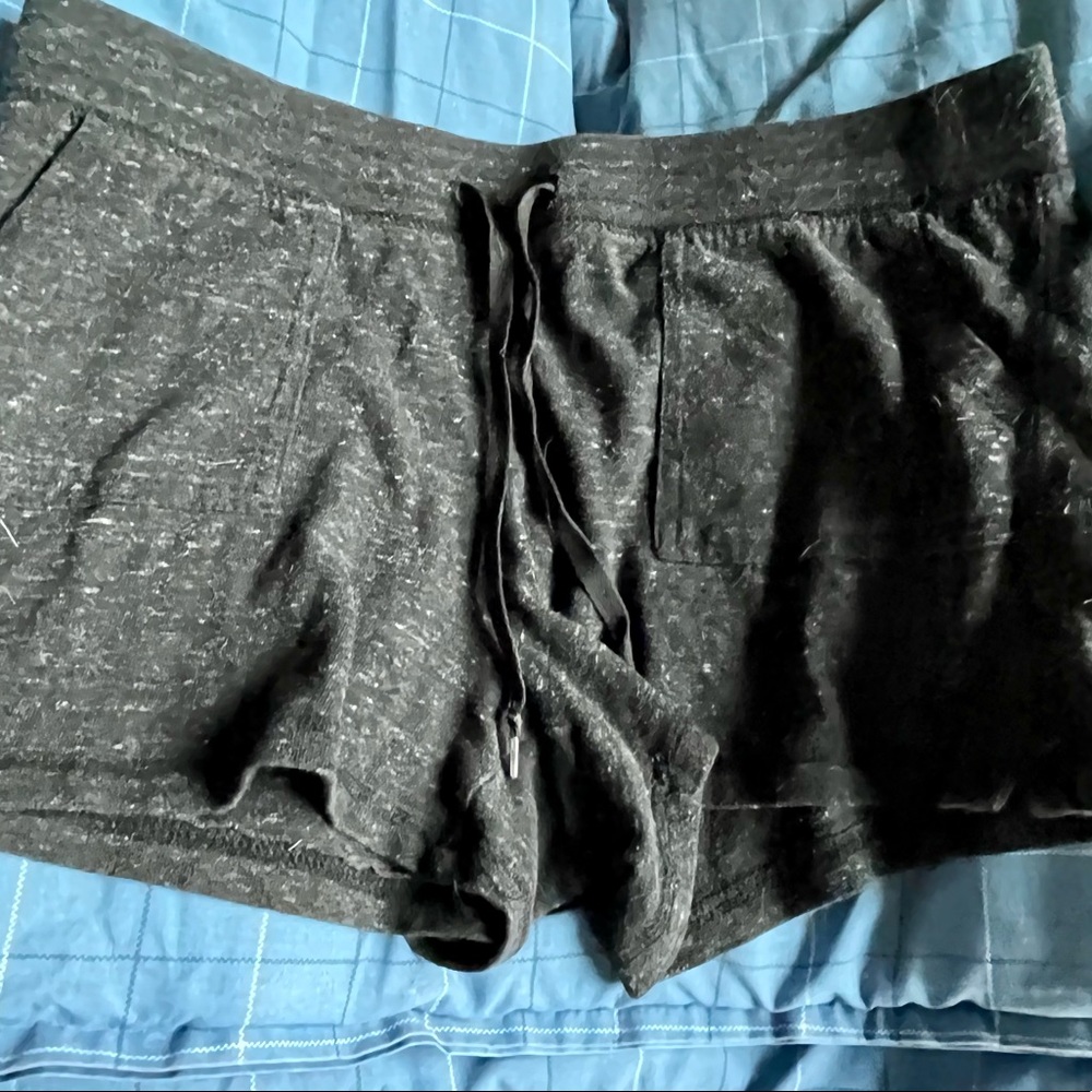 Women’s Athletica shorts 🩳🙂